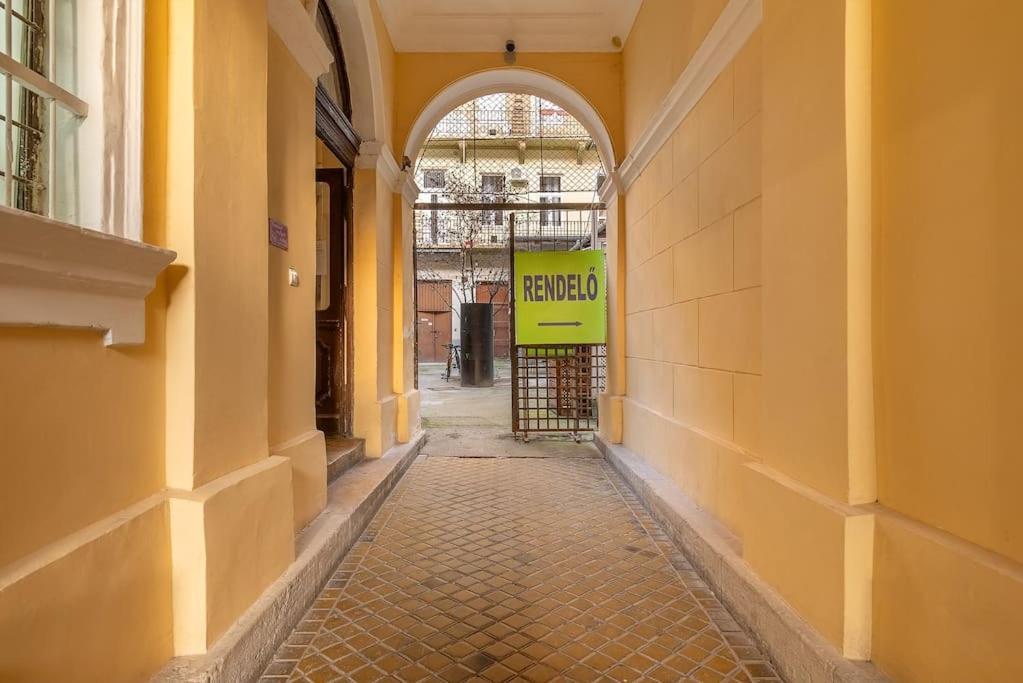 Dizsu'S Place Budapest Exterior photo